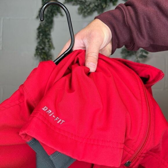 Nike dri fit windbreaker jacket - Picture 4 of 6